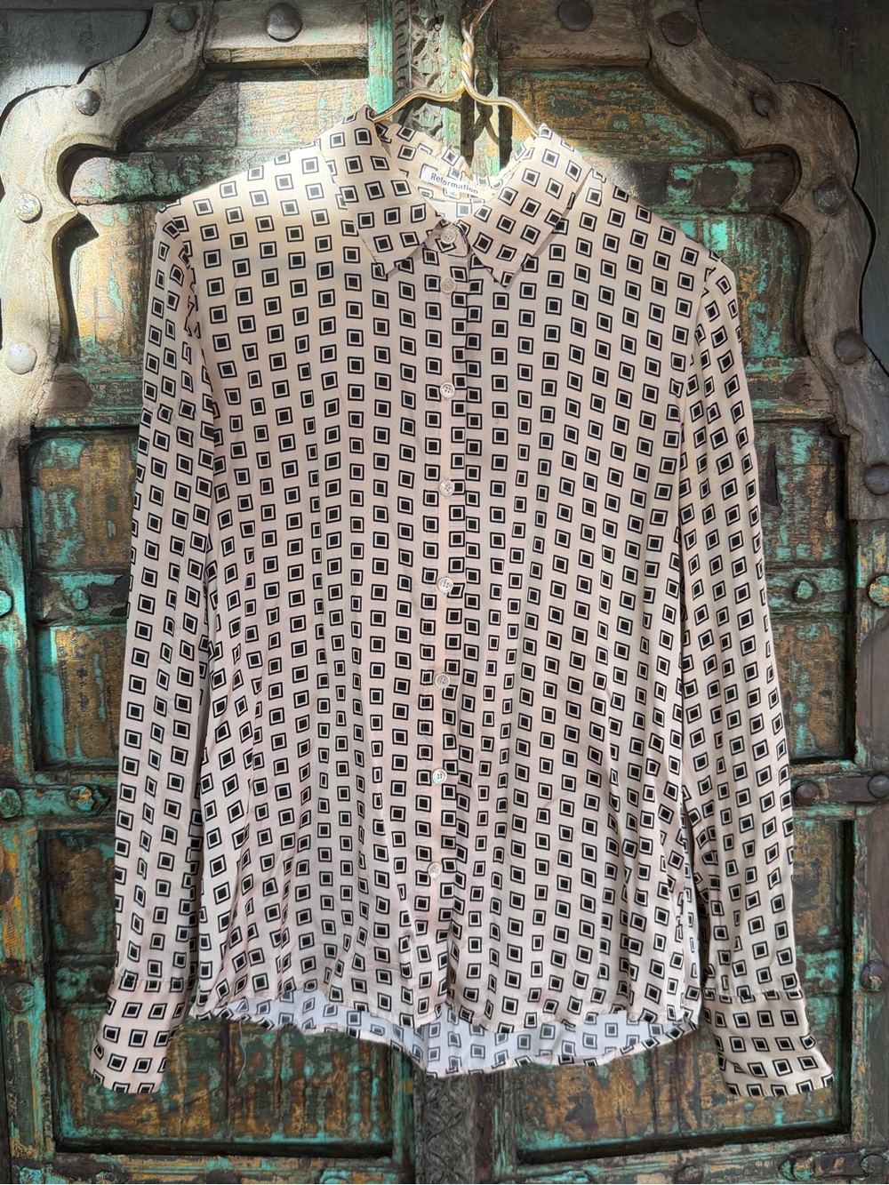 REFORMATION Sky Button down Silk blouse in Geometric Bernini pattern - Picture 5 of 16